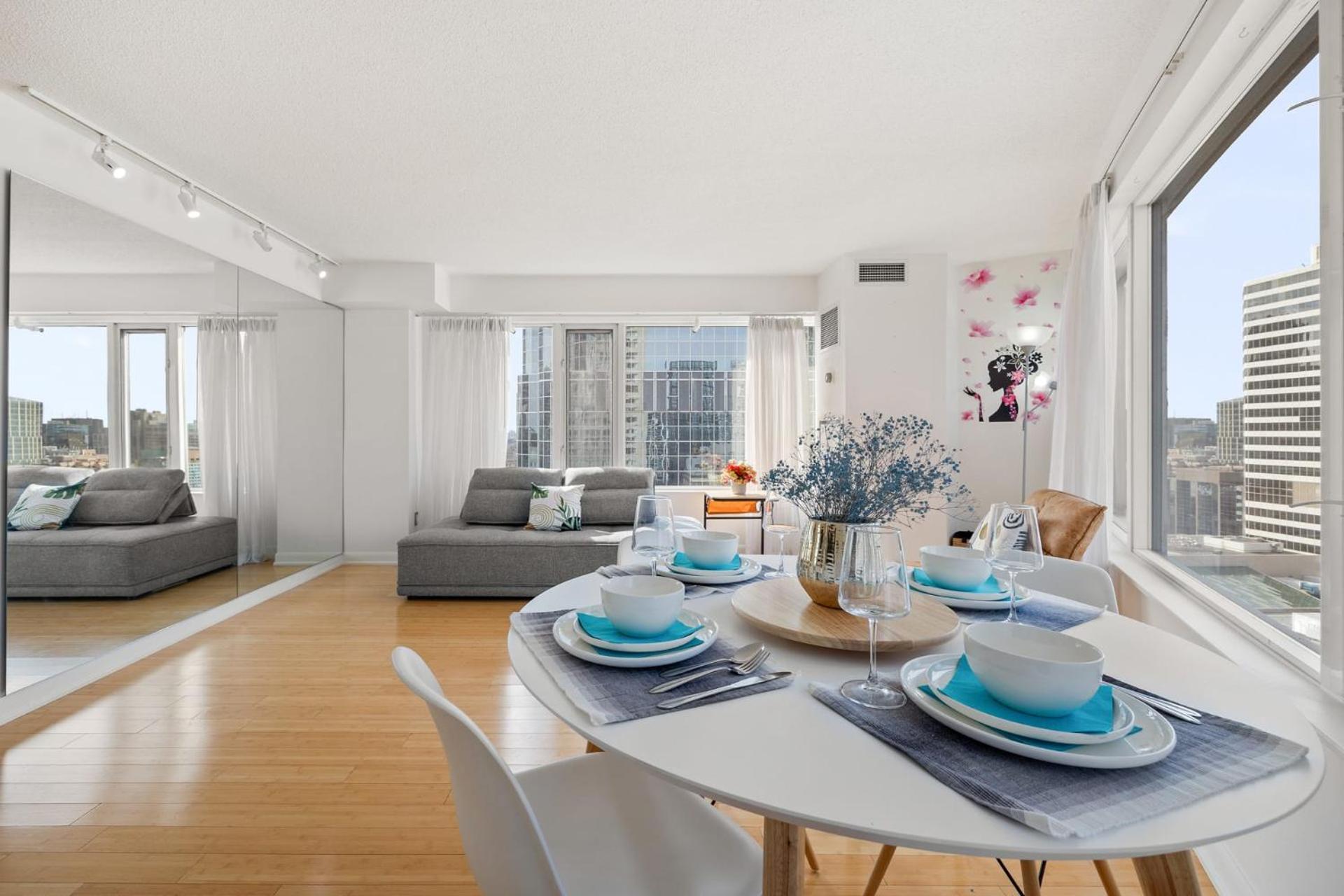 Modern 2-Bedroom Condo W Floor To Ceiling Windows Toronto Eksteriør billede